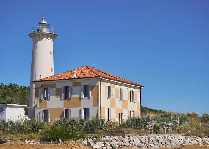 Peaceful With Garden Surrounded By Nature *